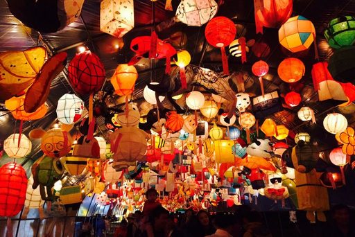 Du lịch mùa hè Hàn Quốc - Lễ hội lồng đèn hoa sen