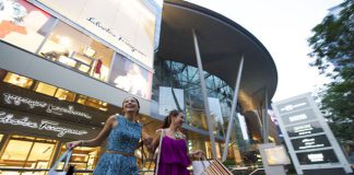 Tổng hợp những kinh nghiệm mua sắm hữu ích khi đi du lịch Singapore